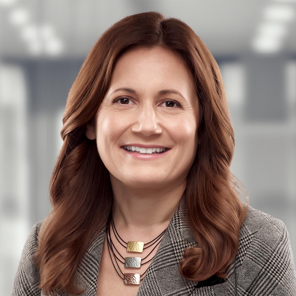Julie Himo Headshot