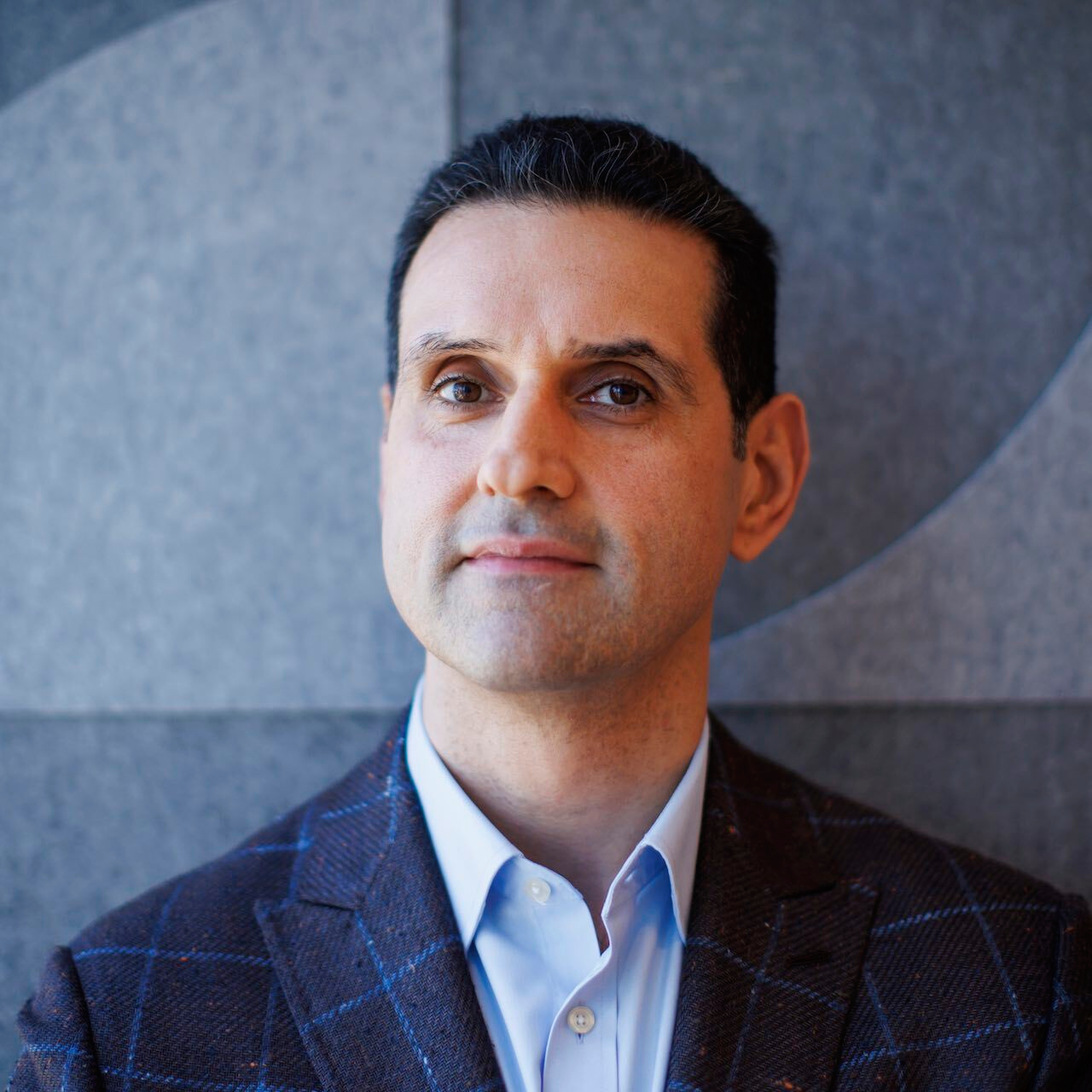 Abraham Tachjian headshot