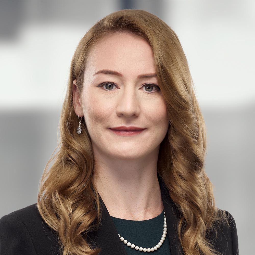 MACKINNON_christina_bio